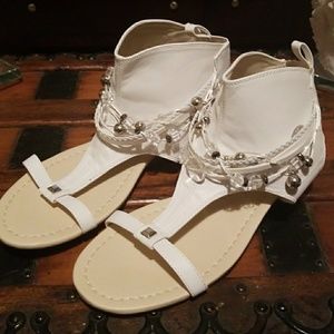 Monroe and Main white sandals size 11